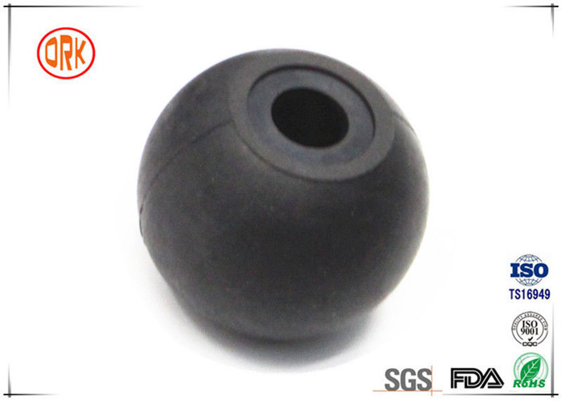 Boule en caoutchouc solide 5mm de NBR adaptée aux besoins du client par noir avec le trou pour la machine